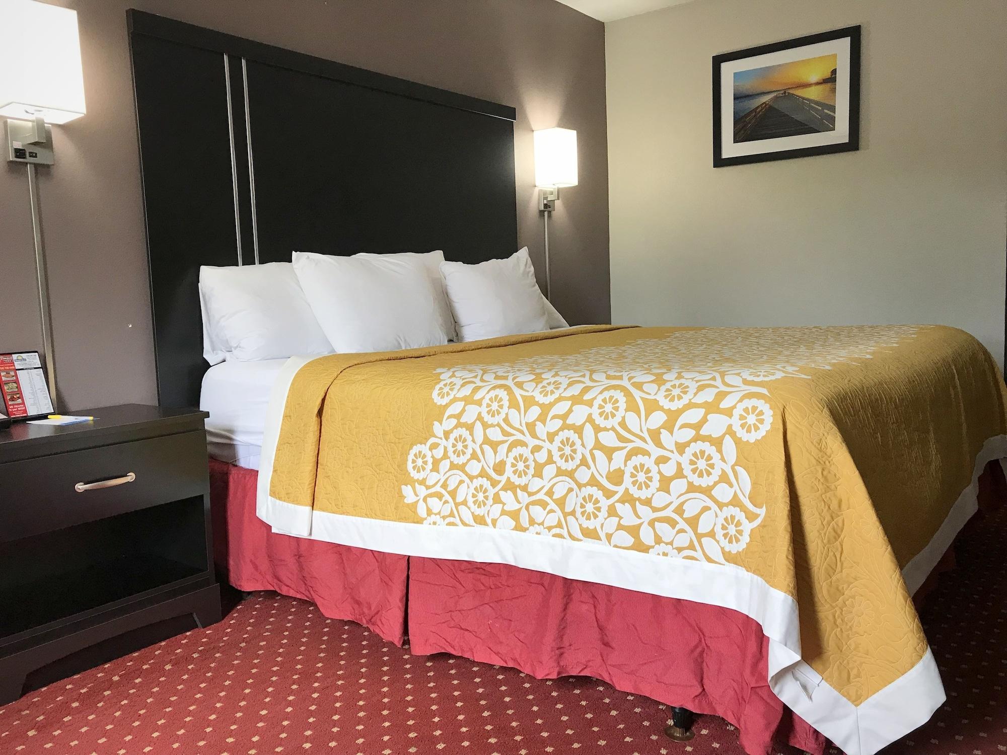 Days Inn By Wyndham Livonia Canton Detroit Bagian luar foto