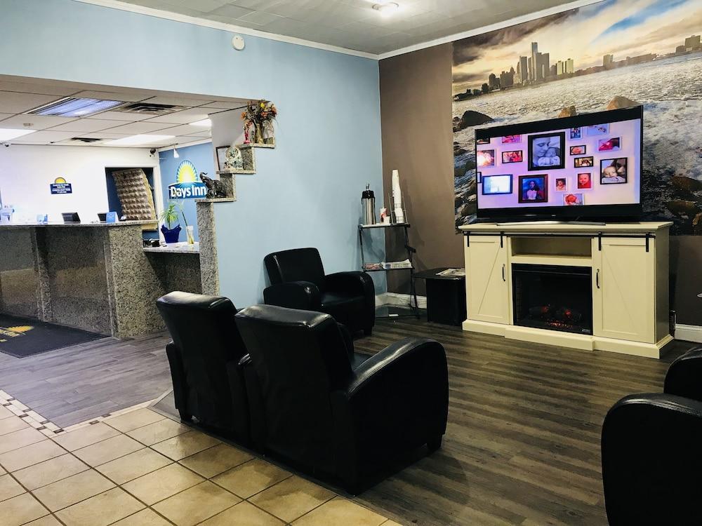 Days Inn By Wyndham Livonia Canton Detroit Bagian luar foto