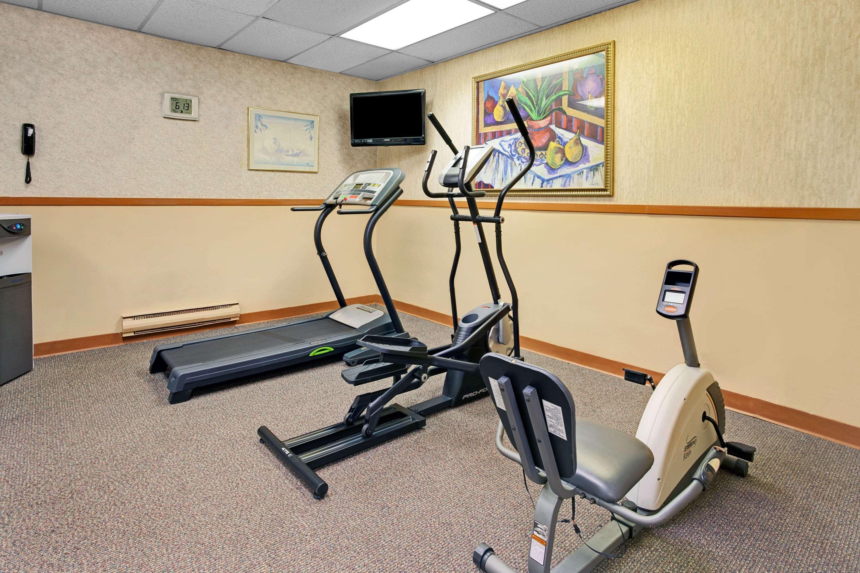 Days Inn By Wyndham Livonia Canton Detroit Bagian luar foto