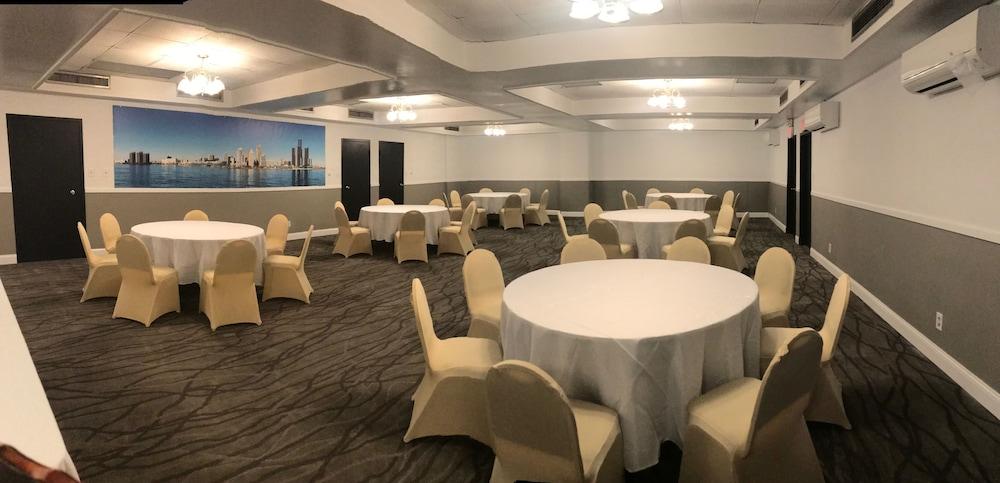 Days Inn By Wyndham Livonia Canton Detroit Bagian luar foto
